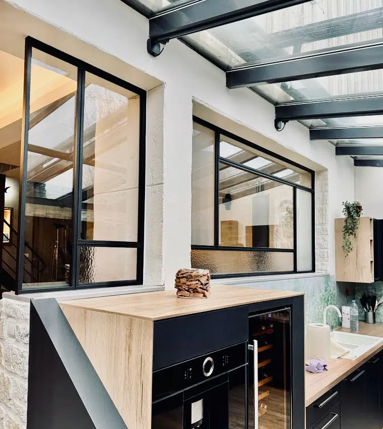 Verrière noire Mondrian, mélange de verres
