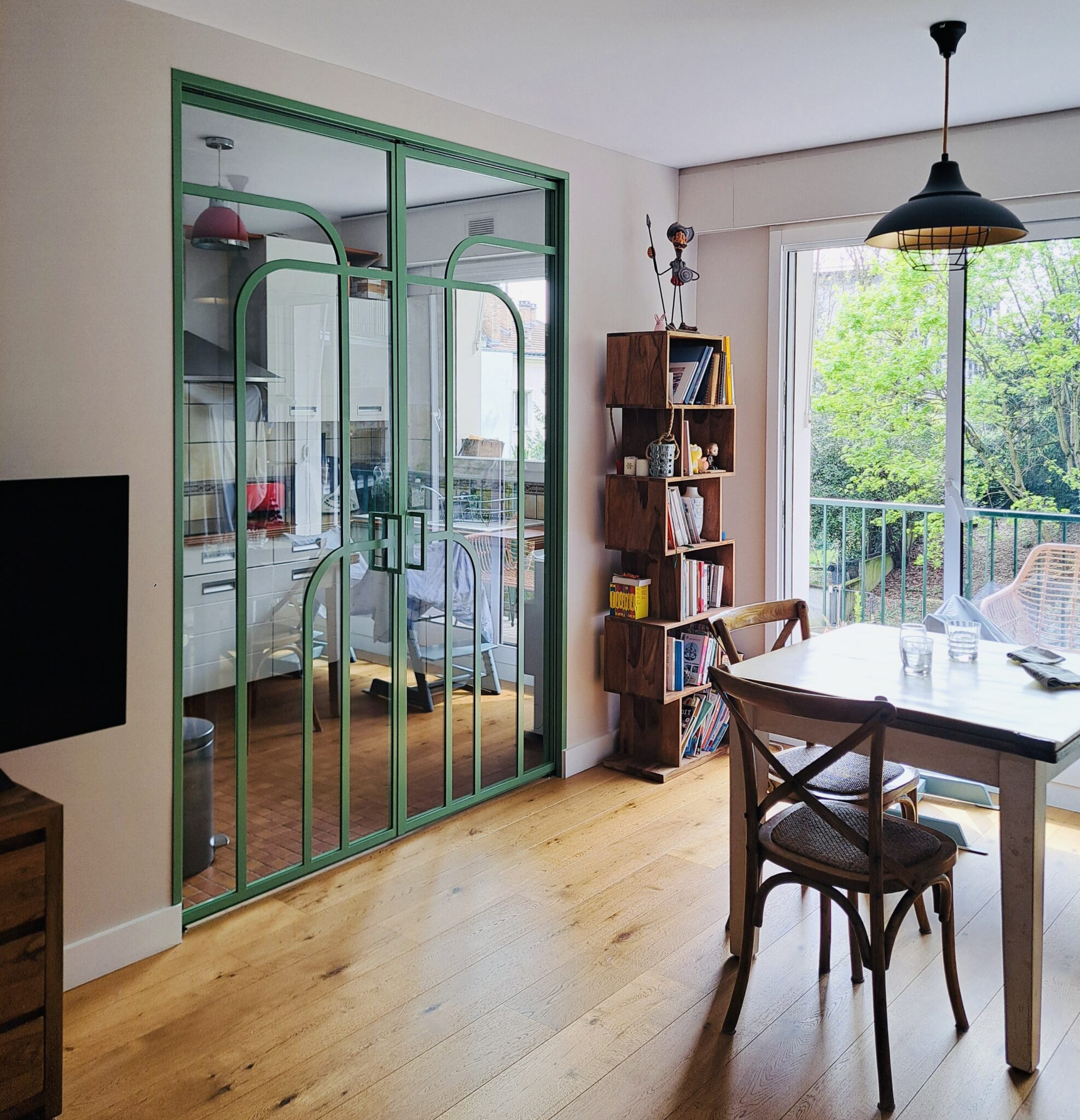 Double porte à galandage Art Déco, vert RAL 6021 — Puteaux